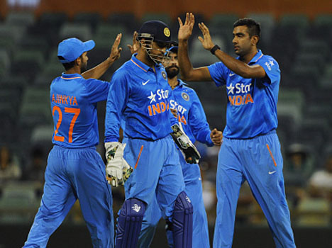 टीम इंडिया घिरी मुश्किल स्थिति में टीम इंडिया का चौथा विकेट गिरा