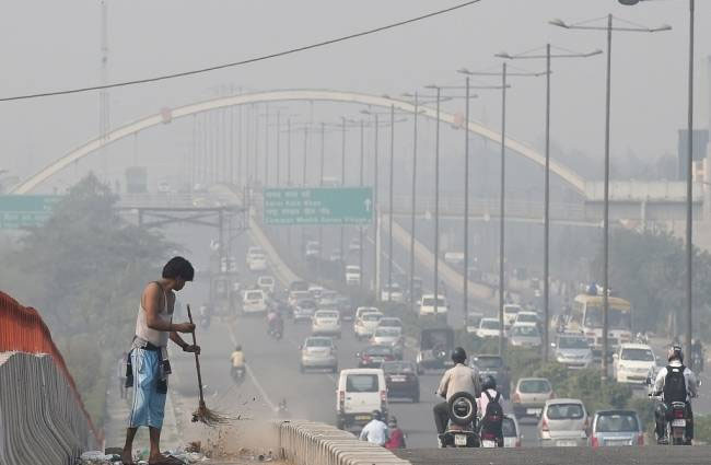 दिल्ली में बढ़ते वायु प्रदूषण के मामले में सुप्रीम कोर्ट ले सकती है बड़ा फैसला