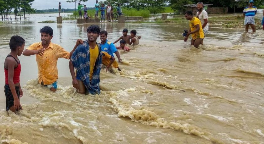 Patna जल जमाव पर सियासत: जिस पूर्व कमिश्नर के काम की मंत्री ने की तारीफ, अब उसी को बताया जिम्मेदार