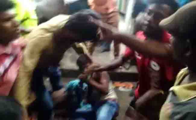 अब चेन्नई में भीड़ ने बच्चा चोरी के शक में 2 लोगों को पीटा