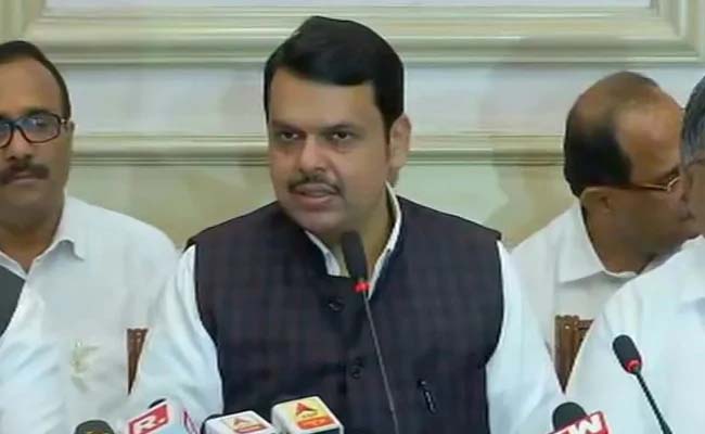 Maharashtra Govt News: महाराष्‍ट्र के मुख्‍यमंत्री देवेंद्र फडणवीस ने दिया इस्‍तीफा, कहा- तीन पहियों की सरकार नहीं चलेगी