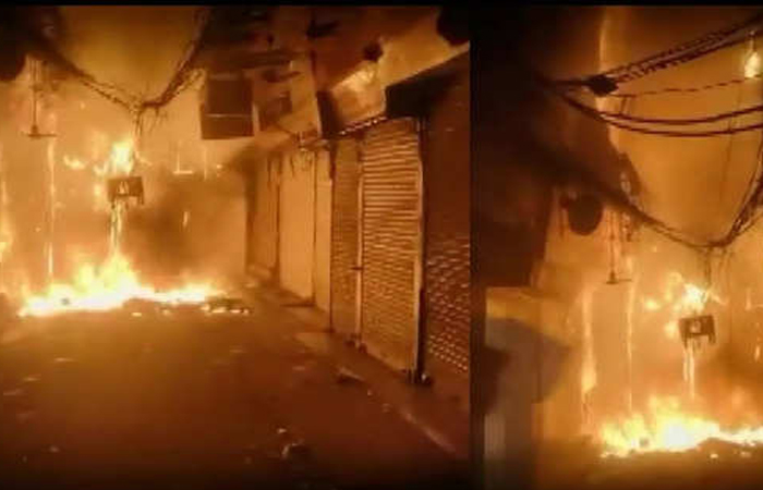 दिल्ली के लाजपत राय मार्केट में लगी भीषण आग, 80 दुकानें जलकर खाक