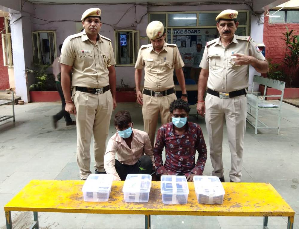 इंद्रलोक में लाखों की चोरी को अंजाम देने वाले दो नाबालिग सहित चार गिरफ्तार