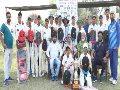 धारा अकैडमी ने जीती शशि शर्मा मेमोरियल क्रिकेट टूर्नामेंट क्रग़बाज़ ट्रॉफी 