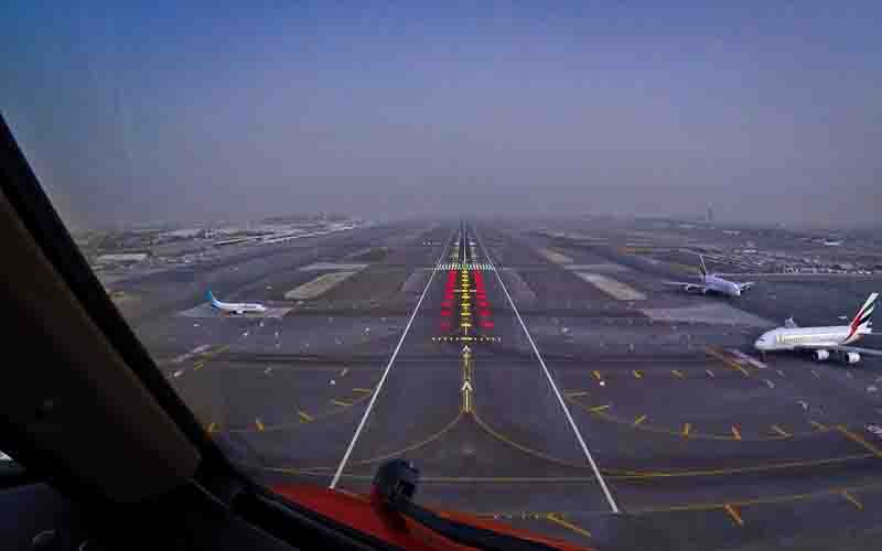 दिल्ली एयरपोर्ट का रनवे बंद, किराए में बढ़ा उछाल