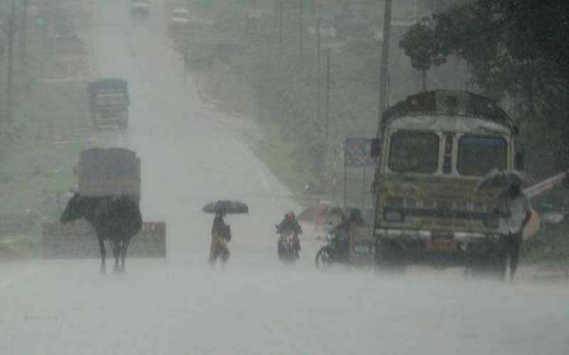 Weather Alert: बिहार के इन 15 जिलों में भारी बारिश और वज्रपात की चेतावनी