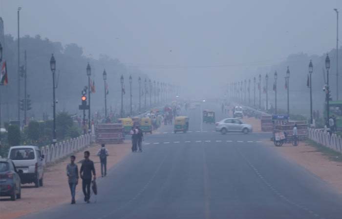 Delhi AQI Update: प्रदूषण ने छीनी दिल्ली-NCR की जिंदगी, नोएडा में AQI 608 तो ITO में 628