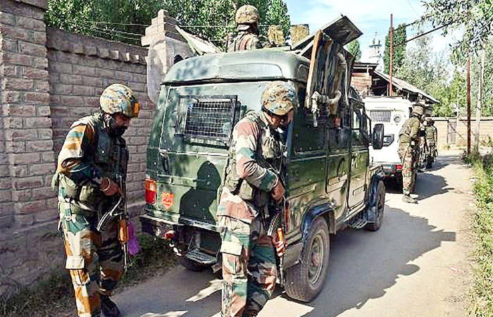 जम्मू-कश्मीर: चांदगाम मुठभेड़ में सुरक्षाबलों ने जैश के 3 आतंकवादियों को किया ढेर