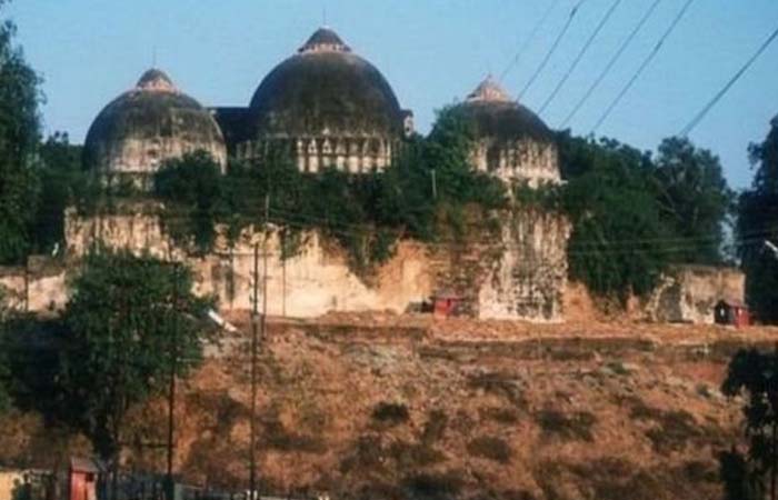 Ayodhya News: कोर्ट ने मंदिर को सौंपी विवादित जमीन,जानें पूरा विवाद