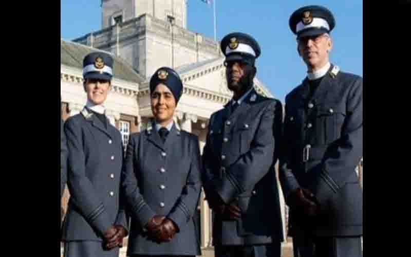 Britain Royal Air Force को पहली बार मिला सिख और मुस्लिम धर्मगुरु