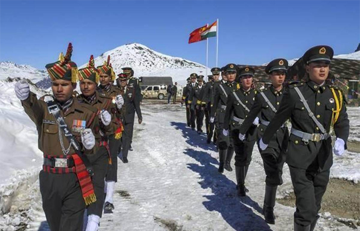 India-China Standoff: भारत-चीन के कोर कमांडर्स के बीच ढाई महीने बाद वार्ता शुरू