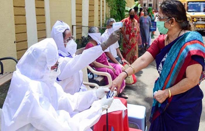Coronavirus India: कोरोना संक्रमण का भारत पर कहर जारी, 24 घंटे में मिले 22,771 नए मामले, 442 लोगों ने तोड़ा दम