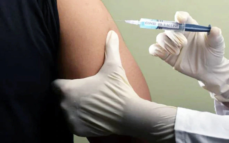 Corona Vaccine: अप्रैल में हर दिन लगाई जाएगी कोरोना वैक्सीन
