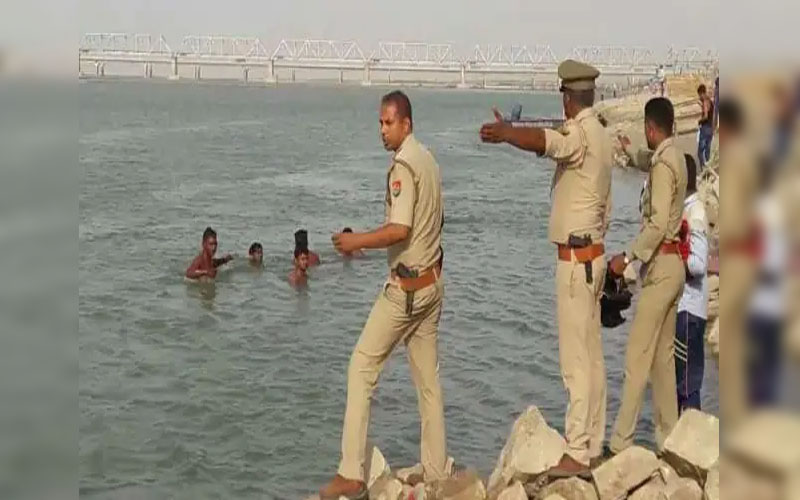 अयोध्या: गुप्तार घाट पर सरयू में 12 लोग डूबे, रेस्क्यू के निर्देश जारी