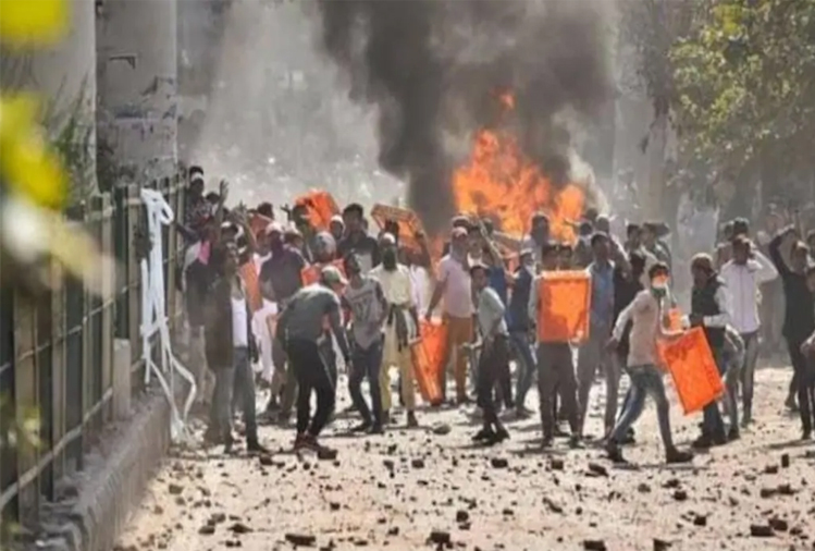 दिल्ली हिंसा: दंगा भड़काने और देश विरोधी भाषण देने के आरोप में उमर खालिद के खिलाफ चार्जशीट दाखिल