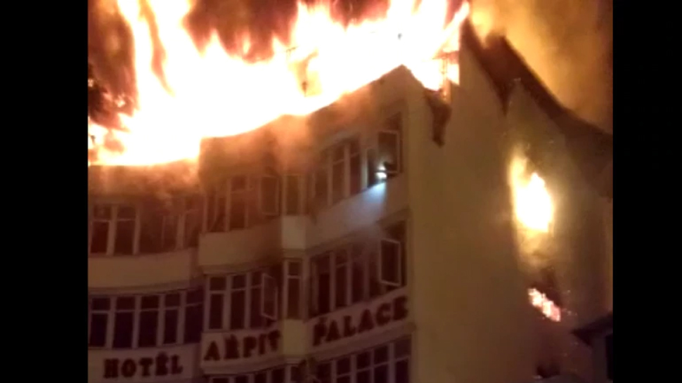 दिल्ली में दर्दनाक हादसा: करोलबाग के एक होटल में लगी आग में 17 की मौत