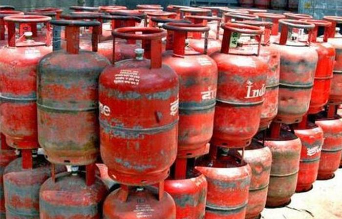 Cooking Gas Cylinder Price: फिर महंगा हो गया LPG गैस सिलेंडर, अब देने होंगे इतने दाम