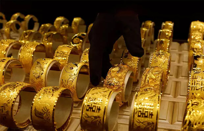 Gold Price Today: कमजोर पड़ी सोने की चमक, चांदी और चमकी, जानें क्या है गोल्ड आज गोल्ड रेट