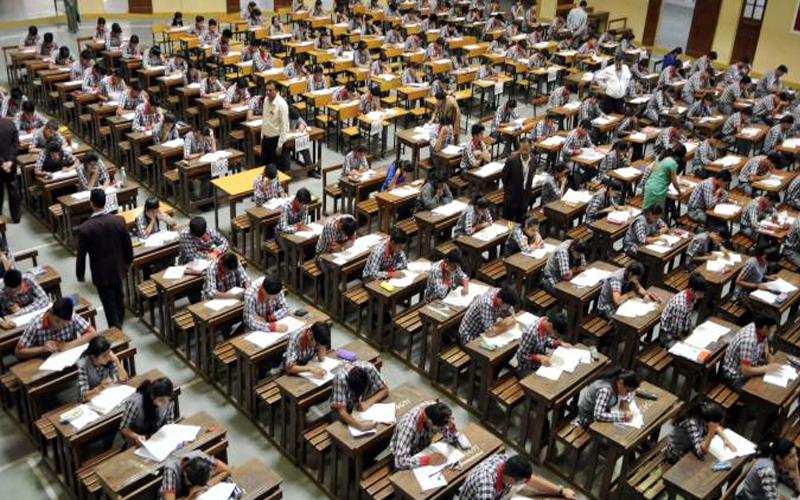 परीक्षा के दौरान हो गया था 10वीं के छात्र का निधन, इंग्लिश में मिले 100 नंबर