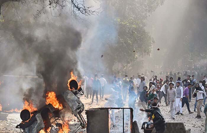 Delhi Violence Live Updates: हिंसा की आग में जली दिल्ली, अब नालों से निकल रहे शव