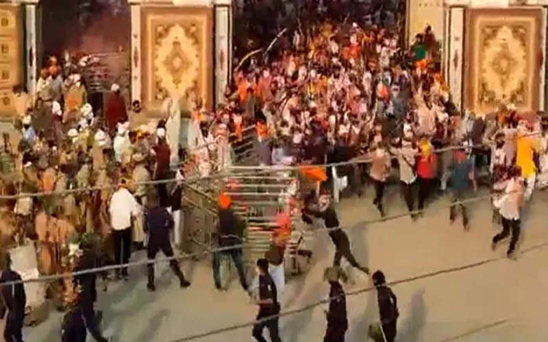 Nanded Gurudwara Attack: होला मोहल्ला मनाने से रोका तो लोगों ने गुरुद्वारे का दरवाजा तोड़ा