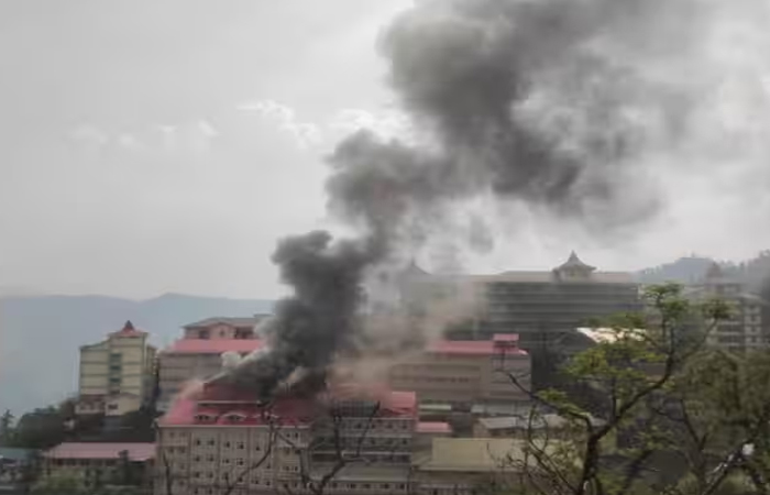 IGMC अस्पताल में सिलेंडर फटने से लगी आग
