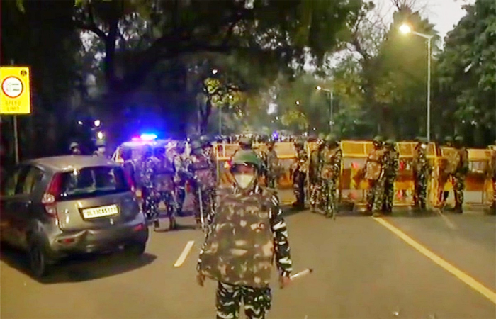 Blast in Delhi: इजरायली दूतावास के बाहर जोरदार धमाका