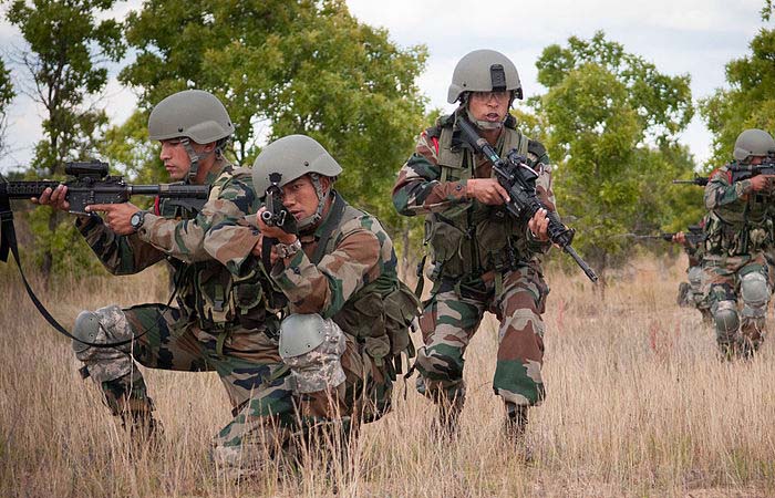 जम्मू-कश्मीर : सुरक्षाबलों को बड़ी सफलता, लश्कर कमांडर सहित तीन आतंकी ढेर