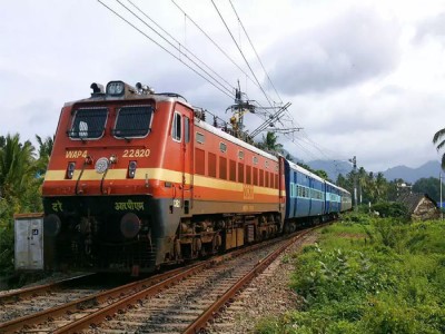 Indian Railways: अगर आपका भी है ट्रेन में सफर करने का प्लान तो ये खबर जरूर पढ़ लें, आज 13 ट्रेनों पर रहेगा असर