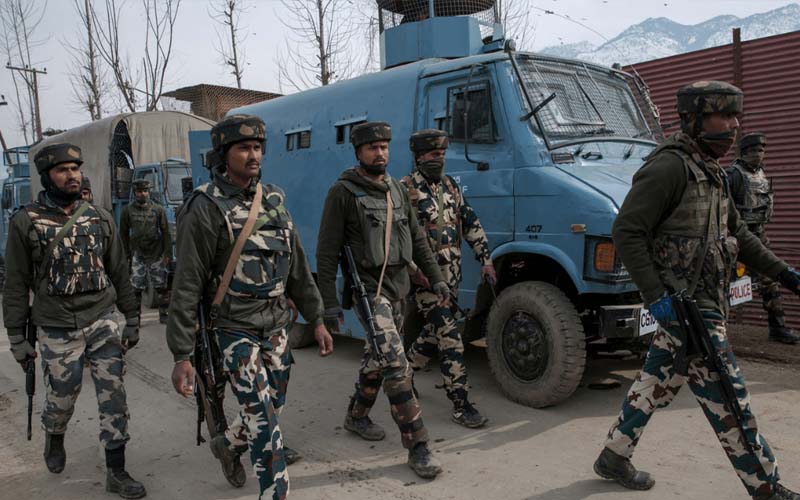 जम्‍मू-कश्‍मीर में आतंकियों के हाथ आया स्टिक बम, रच सकते हैं बड़ी आतंकी साजिश