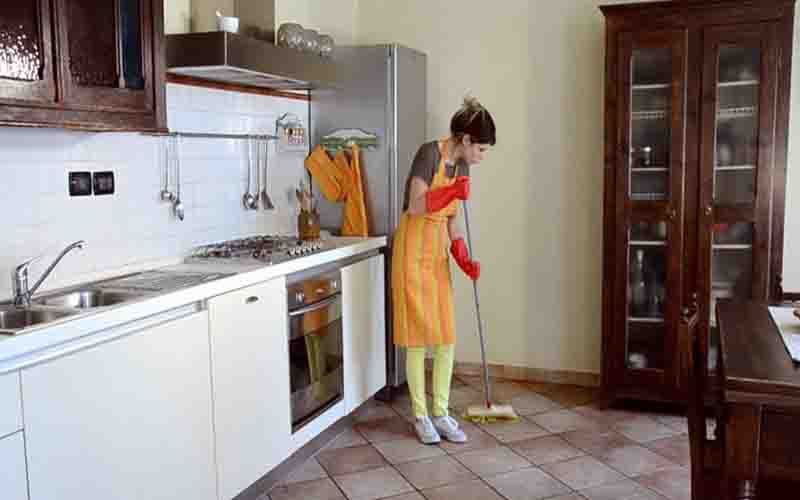 इन 6 तरीकों से करें 'घर का फर्श' साफ, तो चमक उठेगा आपका 
