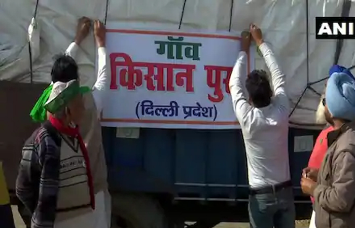 Farmers Protest Delhi: बुराड़ी में धरने पर बैठे किसानों ने निरंकारी समागम मैदान का नाम बदला