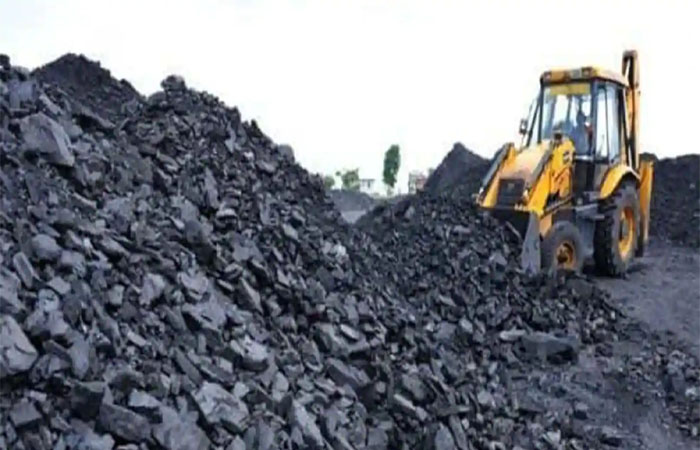 Coal Crisis: ये चार कारण बनें देश में कोयला संकट का कारण, सरकार ने कहा- जल्द सुधर जाएंगे हालत