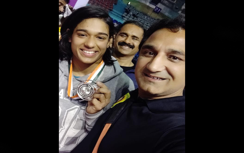 जूनियर राष्ट्रीय कुश्ती चैंपियनशिप में इंदौर की अपूर्व वैष्णव ने जीता रजत पदक