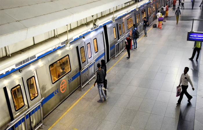 स्मार्टफोन से खरीद सकेंगे दिल्ली मेट्रो का टिकट