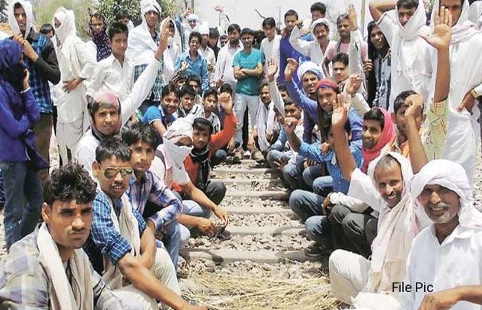 गुर्जर आरक्षण आंदोलन: दिल्ली-मुंबई ट्रैक पर प्रदर्शनकारियों का कब्जा, 7 ट्रेनों का मार्ग बदला
