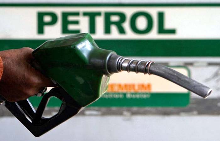 Petrol, Diesel की कीमतों में 4 रुपए तक की कटौती संभव
