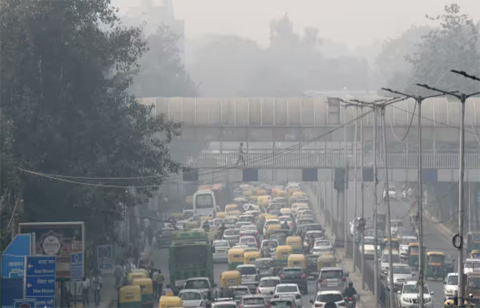दिल्ली-NCR में सांसों पर संकट, हवाओं में घुला जहर