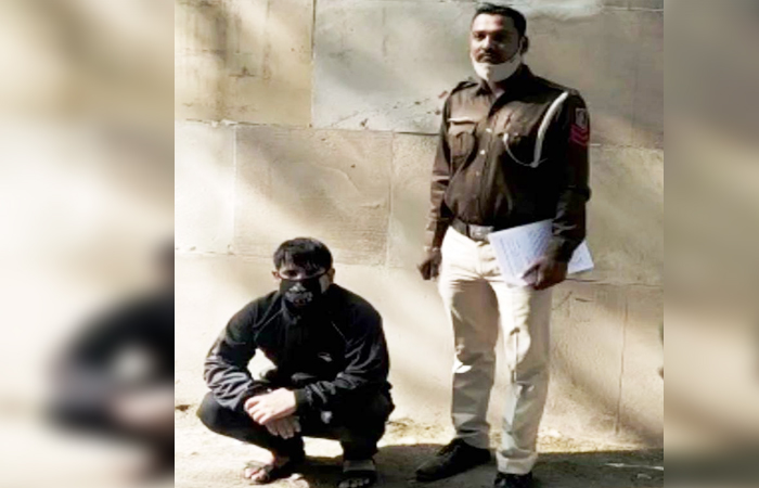 दिल्ली पुलिस को मिली बड़ी कामयाबी, बुराड़ी से गिरफ्तार हुआ घोषित अपराधी