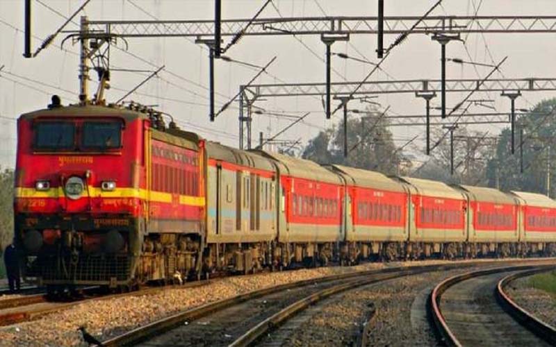मोदी सरकार ने 23 हजार सवर्णों को रेलवे में नौकरी देने का किया ऐलान