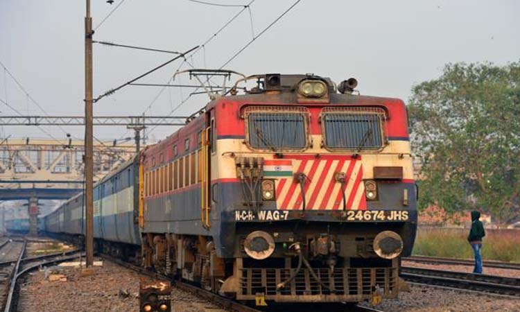 हिंसक प्रदर्शनों के चलते त्रिपुरा, असम आने-जाने वाली सभी यात्री ट्रेनें निलंबित