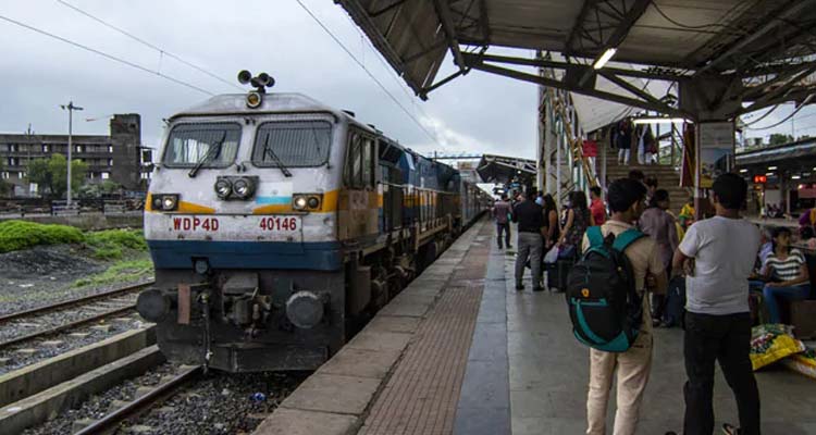 RRB, Railway Jobs: रेलवे में 10वीं पास के लिए बंपर वैकेंसी