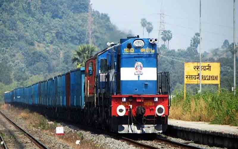 Sarkari Naukri: रेलवे ने निकाली बंपर भर्ती, , 10वीं से लेकर ग्रेजुएट्स तक कर सकते हैं अप्लाई
