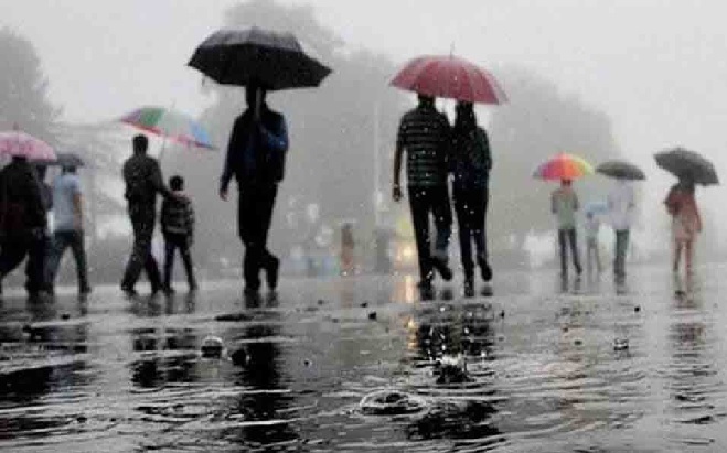 दिल्ली-एनसीआर में तेज आंधी के साथ बारिश ने दी दस्तक