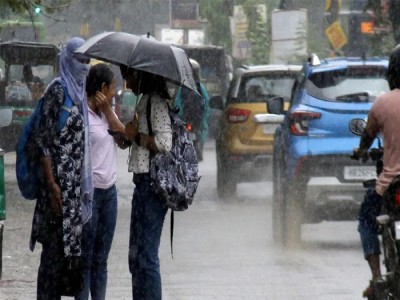 दिल्ली-NCR सहित 24 राज्यों में आज झमाझम बरसेंगे बादल, गुजरात में भारी बारिश की चेतावनी