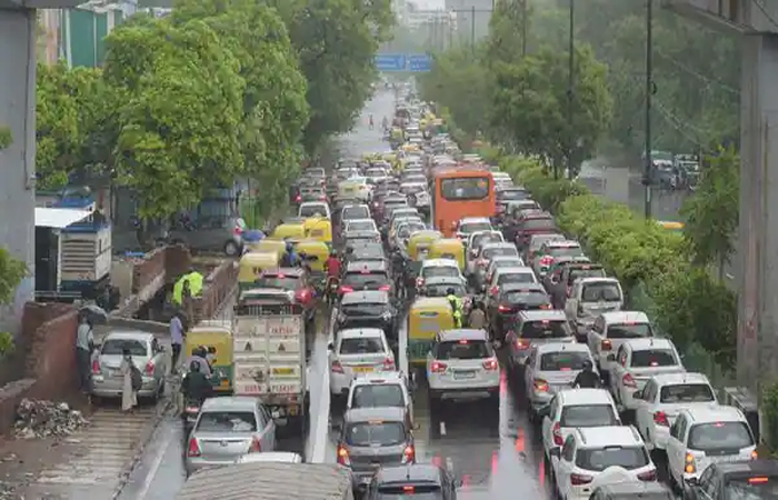 Traffic Alert Delhi-NCR: बारिश से गाजियाबाद-नोएडा-दिल्लीi बॉर्डर पर जाम