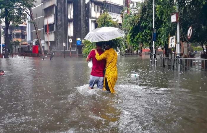 मुंबई की बड़ी मुसिबत, अगले तीन दिनों तक हो सकती है भारी बारिश