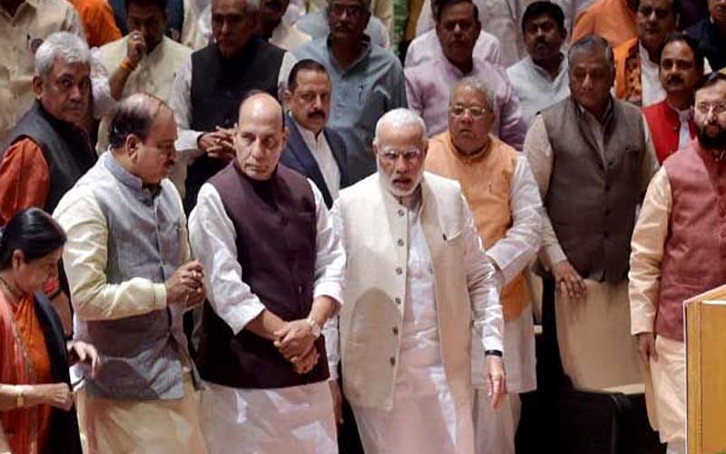 राज बब्बर ने यूपी कांग्रेस अध्यक्ष पद से दिया इस्तीफा, ब्राह्मण चेहरा ला सकती है कांग्रेस