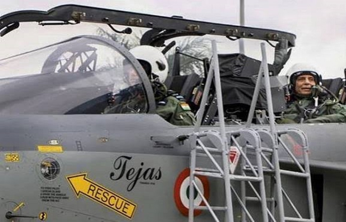 तेजस विमान का रक्षा सौदा होगा फायदेमंद- राजनाथ सिंह 
