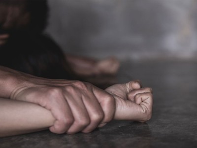 41 साल के पिता ने 15 साल की 'बेटी' का किया  बलात्कार
